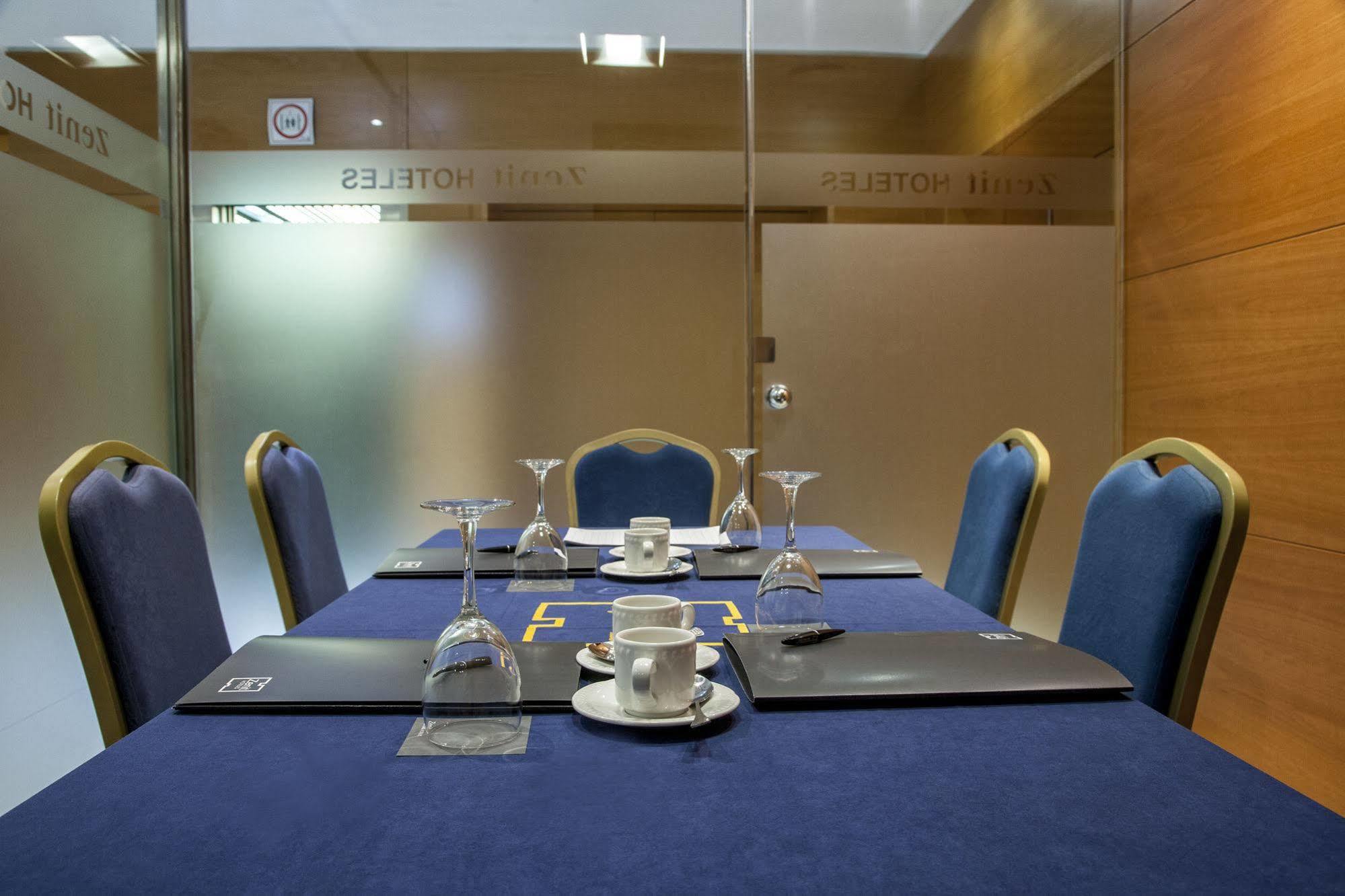 Zenit Malaga Hotel Bagian luar foto