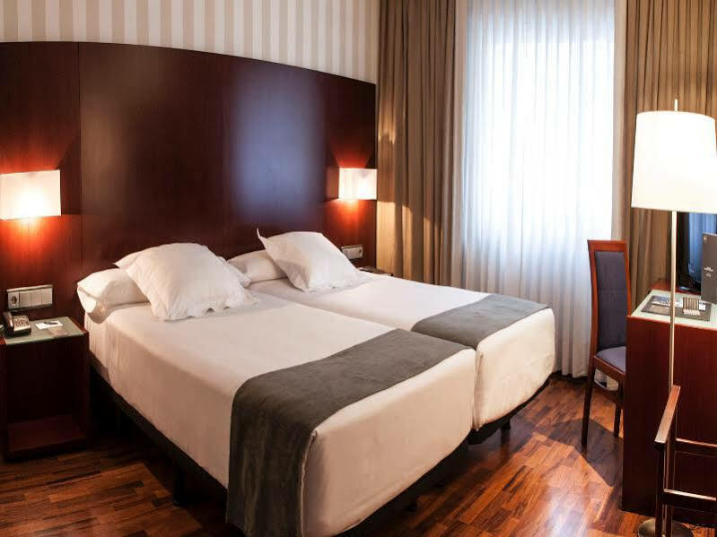 Zenit Malaga Hotel Bagian luar foto