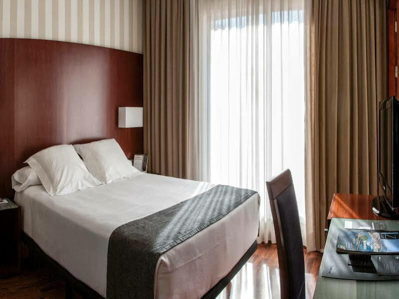 Zenit Malaga Hotel Bagian luar foto