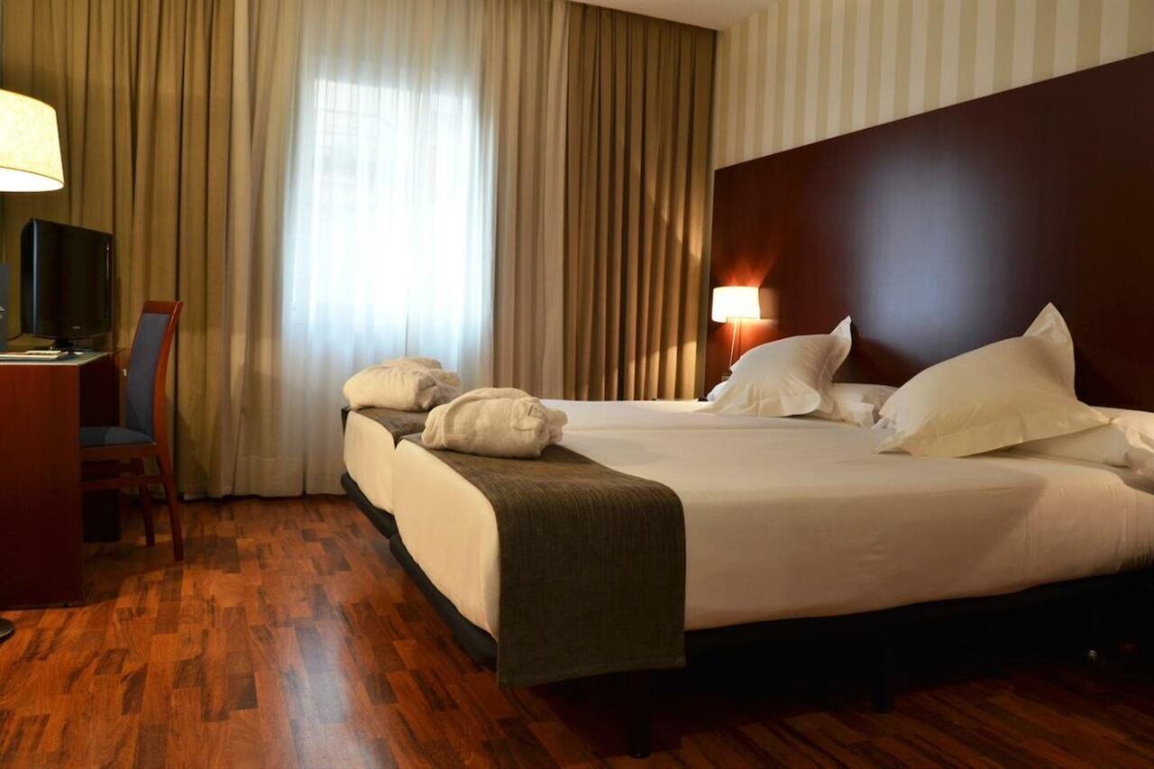 Zenit Malaga Hotel Bagian luar foto